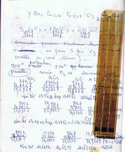 cahier de manip de l’équipe montrant la formule d’un cuprate qu’ils étudiaient en 1985