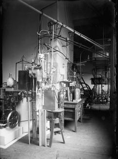 Le premier liquéfacteur d’hélium, utilisé par K. Onnes à Leyden, Credits: Museum Boerhaave, Leiden